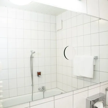 Otel Lonac 3*